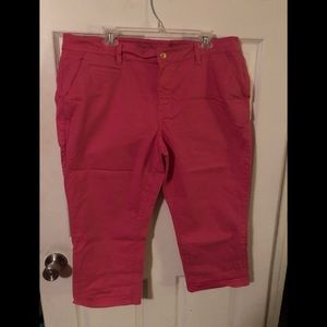 Old Navy Capri pants in Pink!
